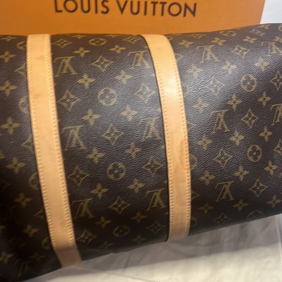 KEEPALL 45 LOUIS VUITTON
DUFFLE TRAVEL WEEKENDER BAG
CROSSBODY DUFFLE BAG/BOX - Picture 7 of 16